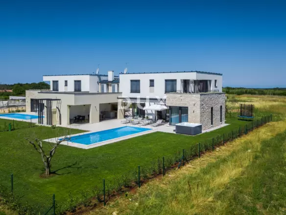 8-bedroom Villa In Brtonigla, Croatia (538 M²)