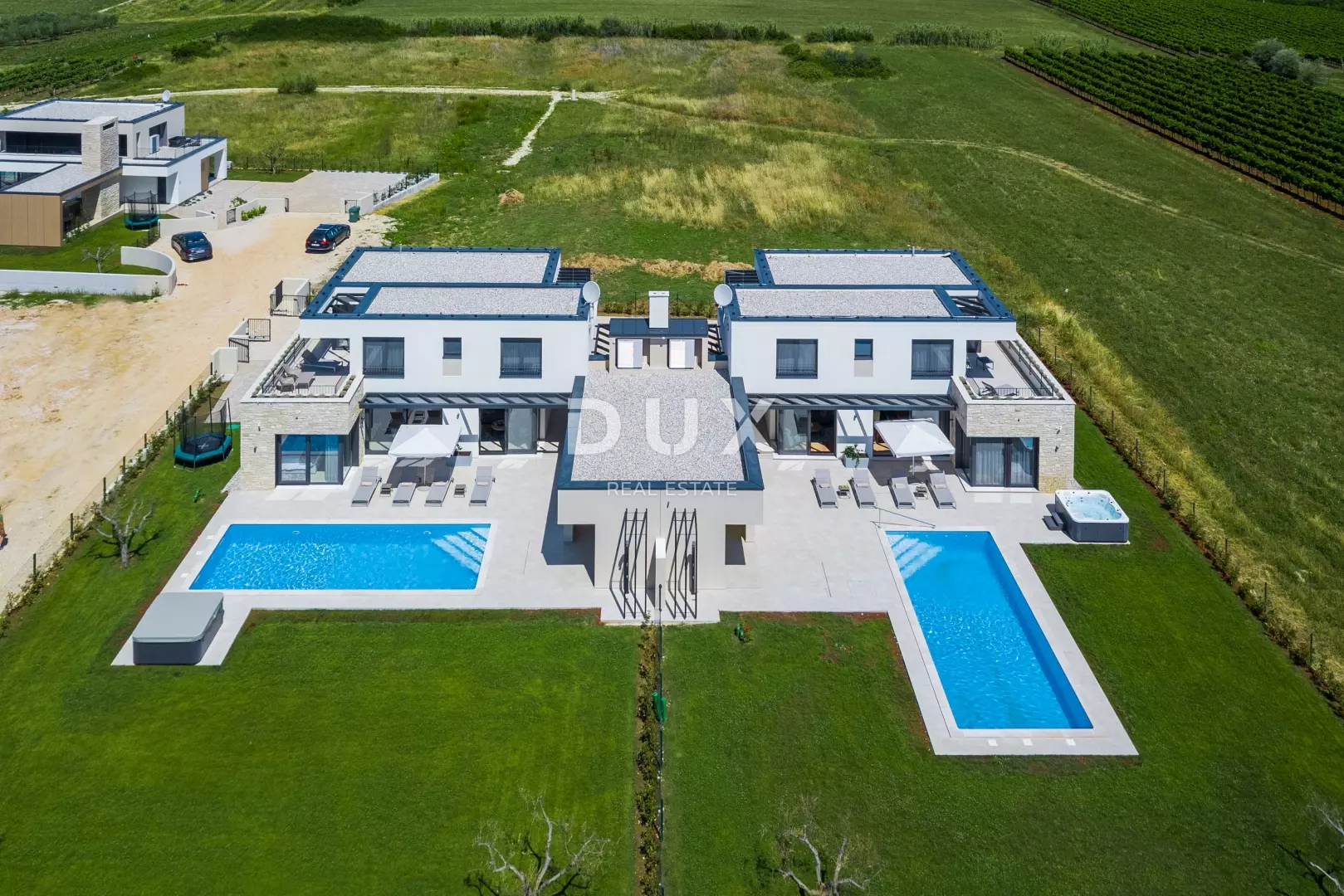 8-bedroom Villa In Brtonigla, Croatia (538 M²)