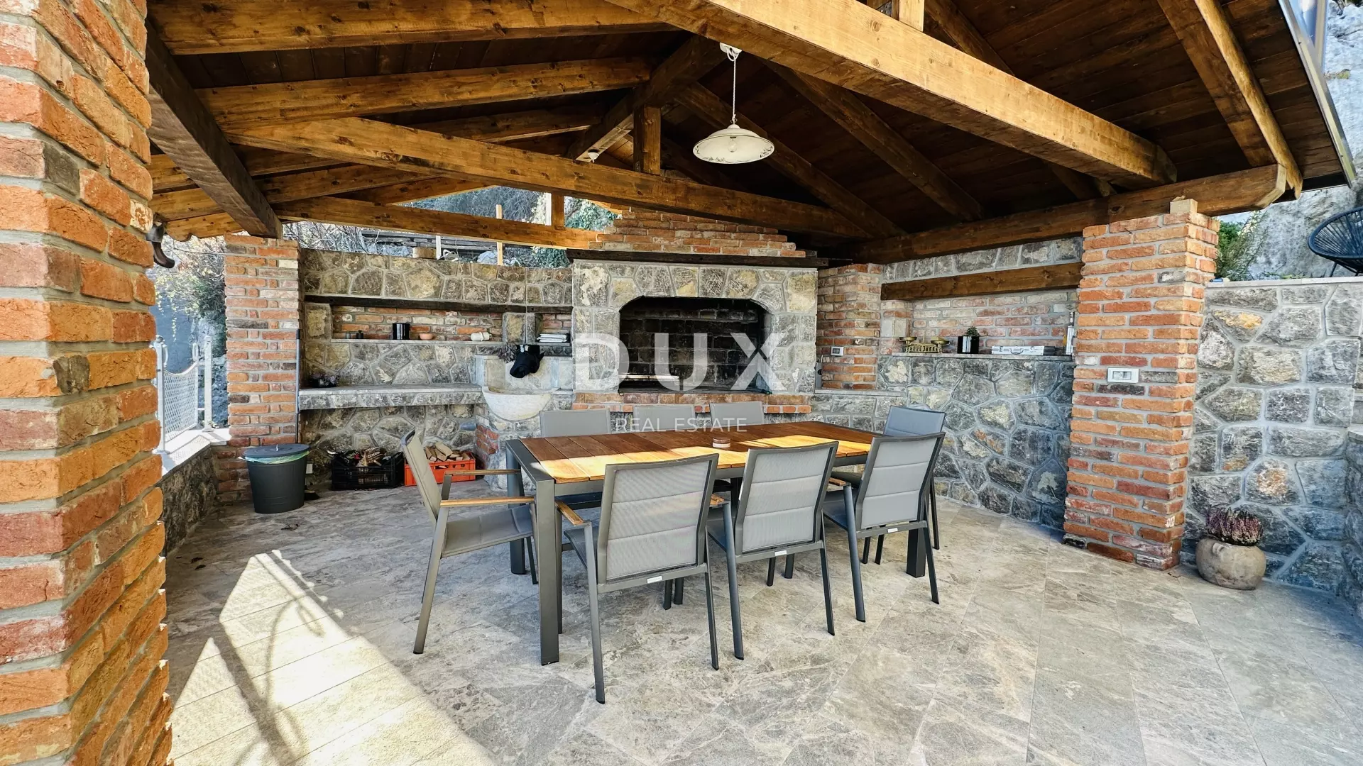 1769075670_image00006-3b3669 3-bedroom Villa In Poljane, Croatia (250 M²)