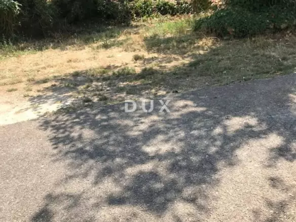 Land In Pinezići, Croatia (1.137 M²)