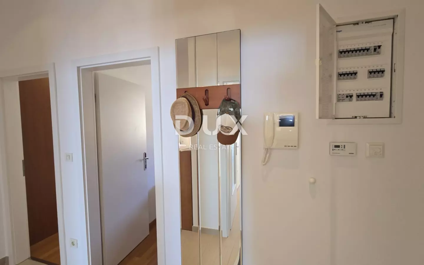 2-bedroom Apartment In Ičići, Croatia (94 M²)