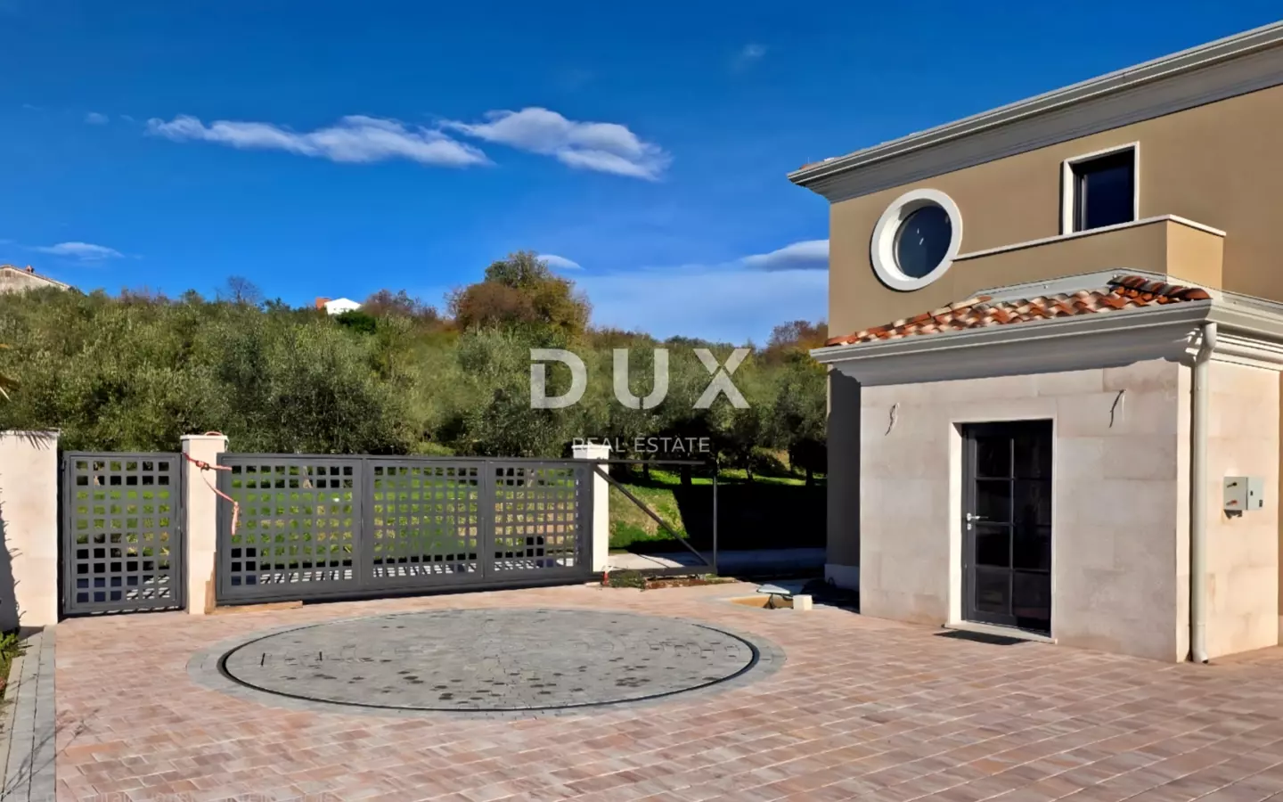 3-bedroom Villa In Buje, Croatia (384 M²)