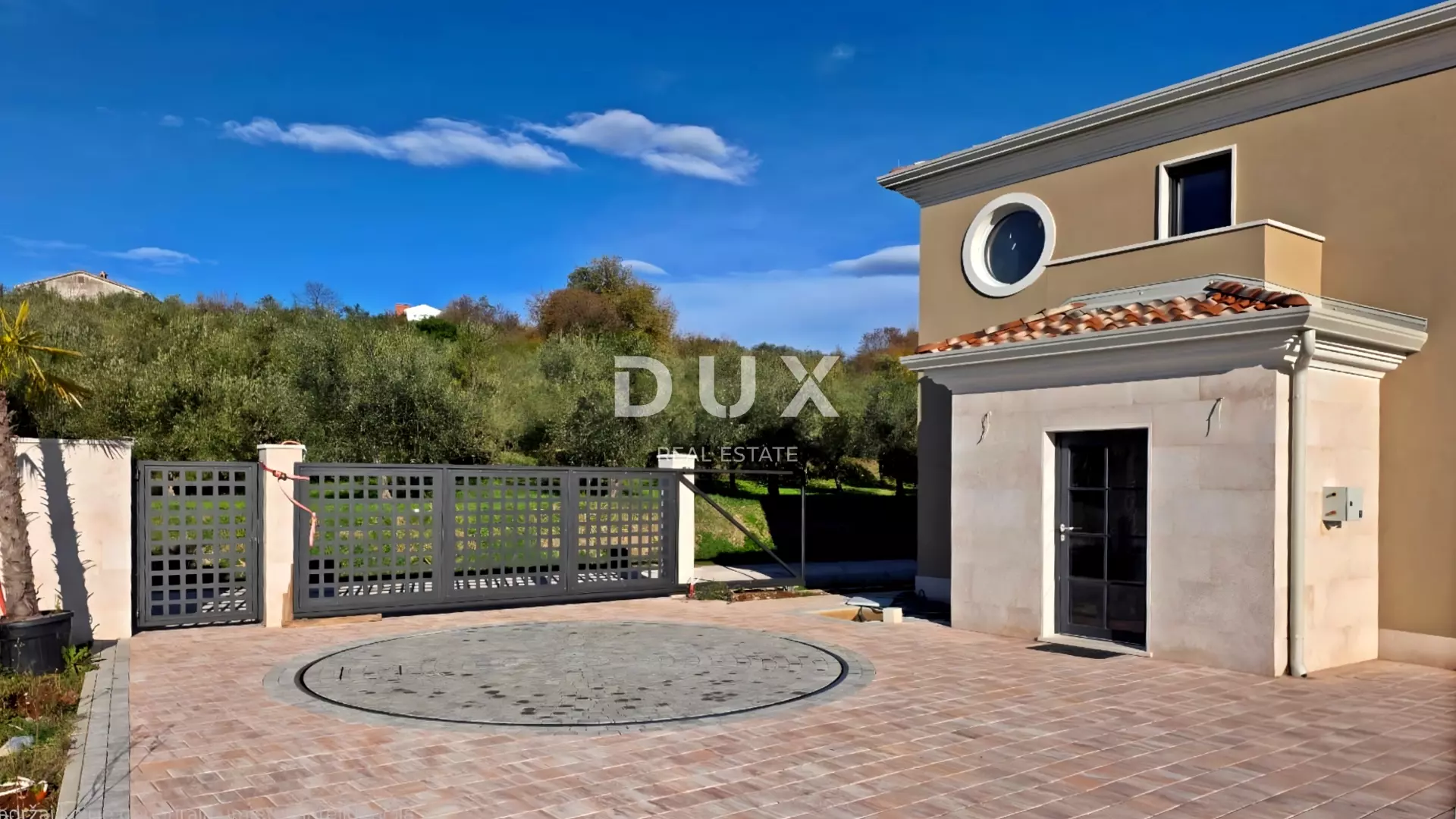 3-bedroom Villa In Buje, Croatia (384 M²)