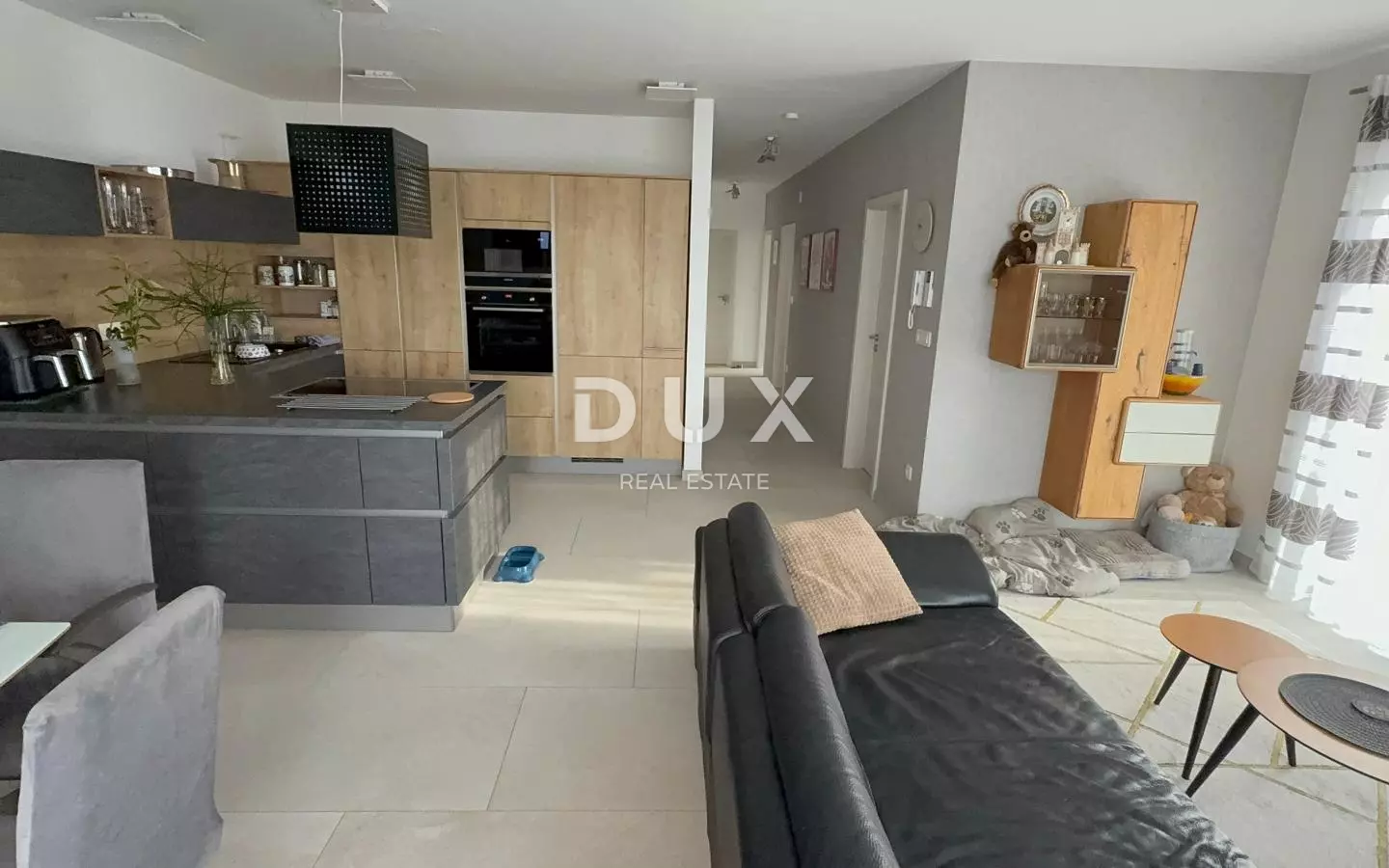 2-bedroom Apartment In Linardići, Croatia (83 M²)