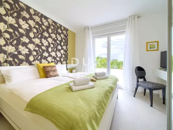 2-bedroom Apartment In Linardići, Croatia (83 M²)