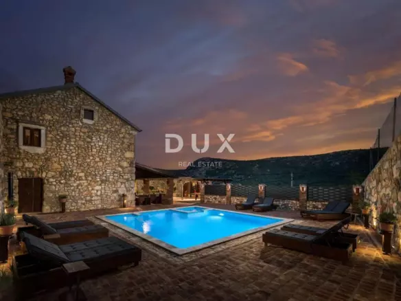5-bedroom Villa In Drivenik, Croatia (230 M²)