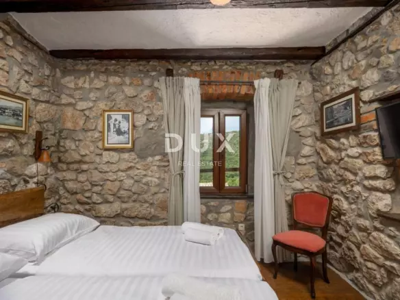 5-bedroom Villa In Drivenik, Croatia (230 M²)