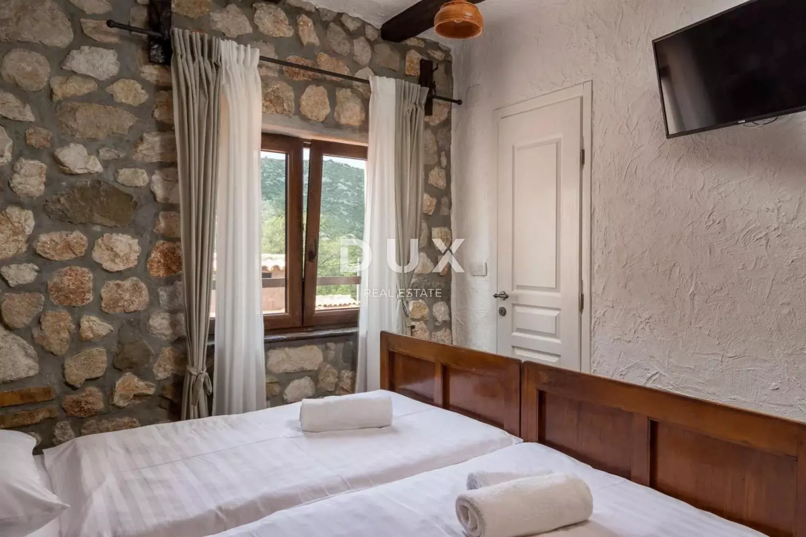 5-bedroom Villa In Drivenik, Croatia (230 M²)