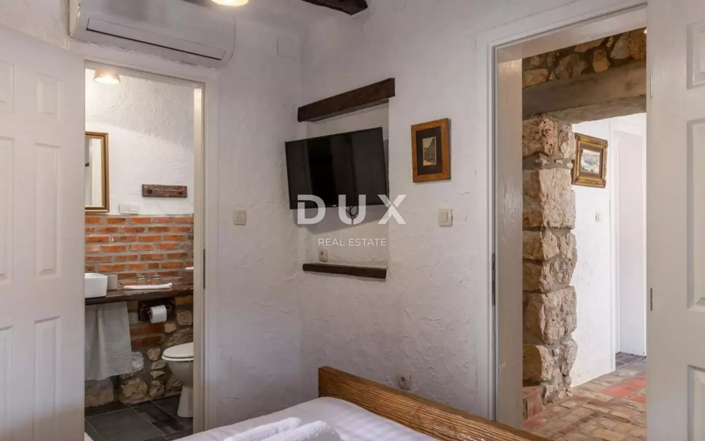 5-bedroom Villa In Drivenik, Croatia (230 M²)