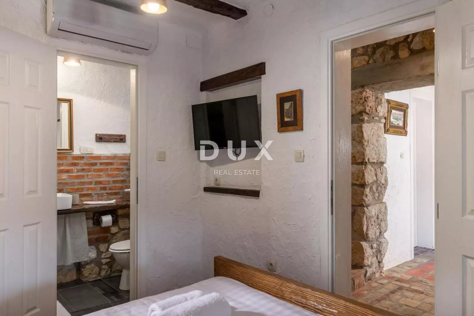 5-bedroom Villa In Drivenik, Croatia (230 M²)