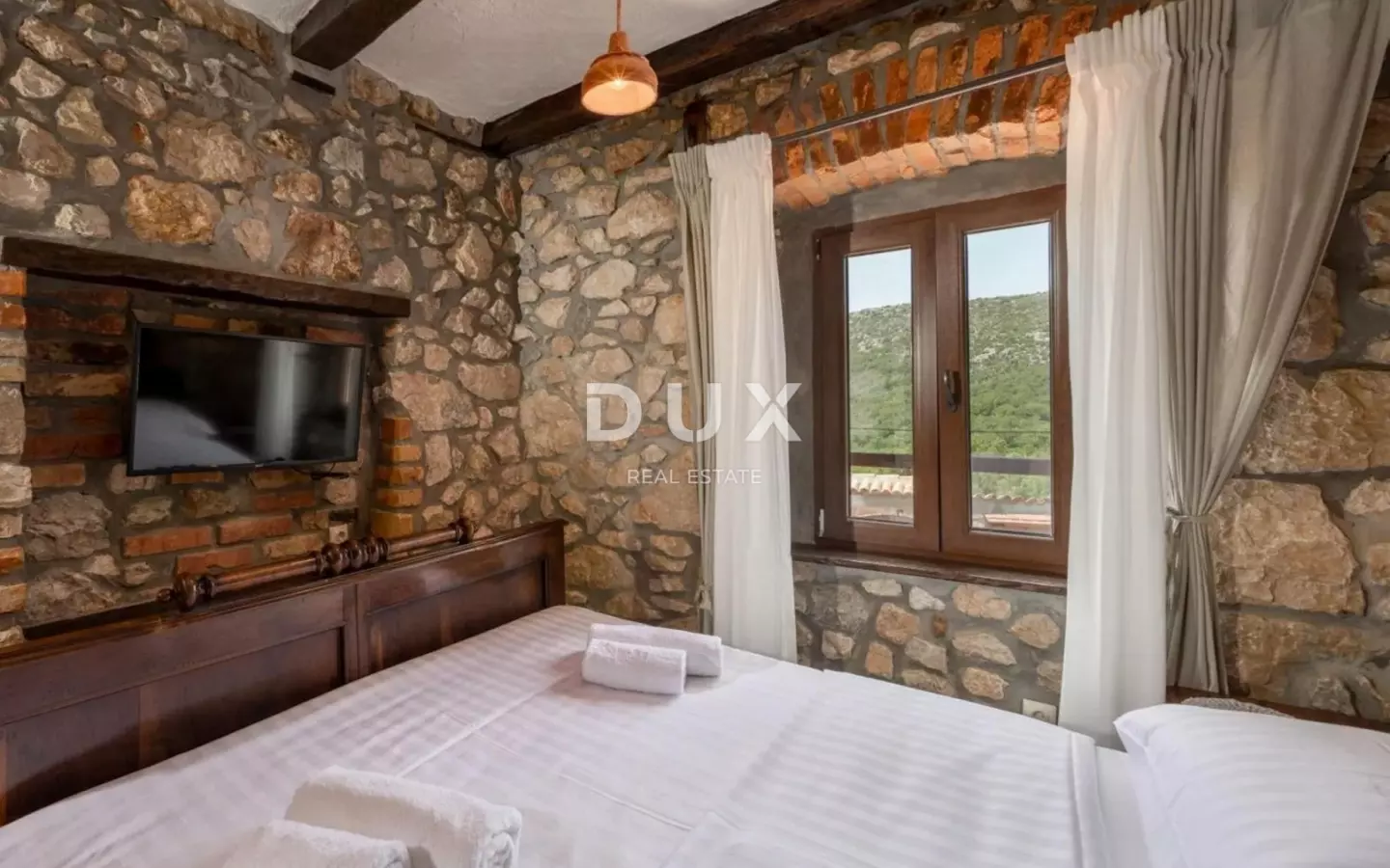 5-bedroom Villa In Drivenik, Croatia (230 M²)