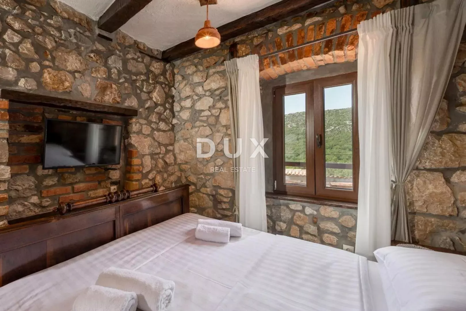 5-bedroom Villa In Drivenik, Croatia (230 M²)