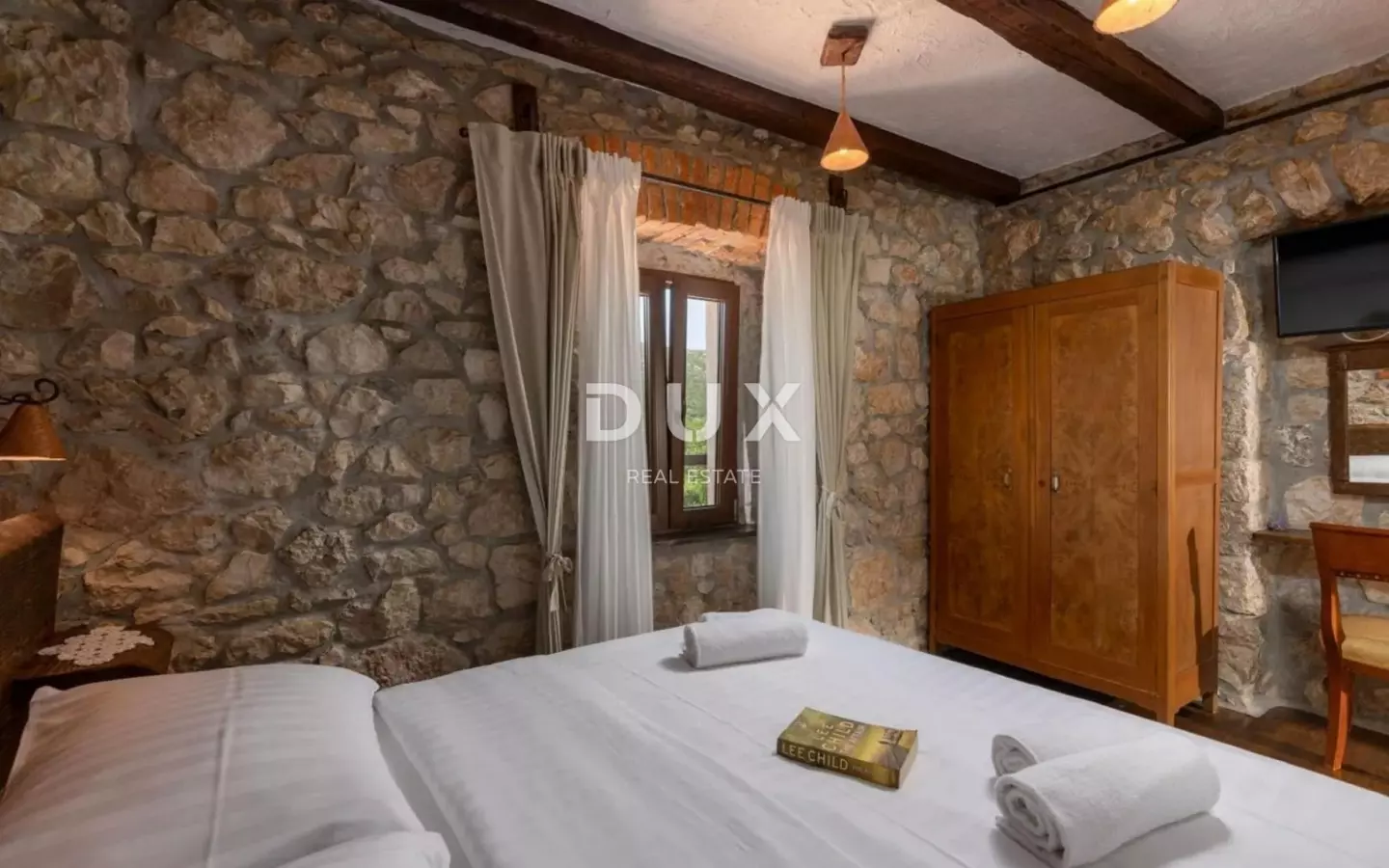 5-bedroom Villa In Drivenik, Croatia (230 M²)