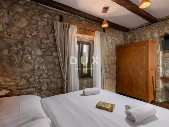5-bedroom Villa In Drivenik, Croatia (230 M²)