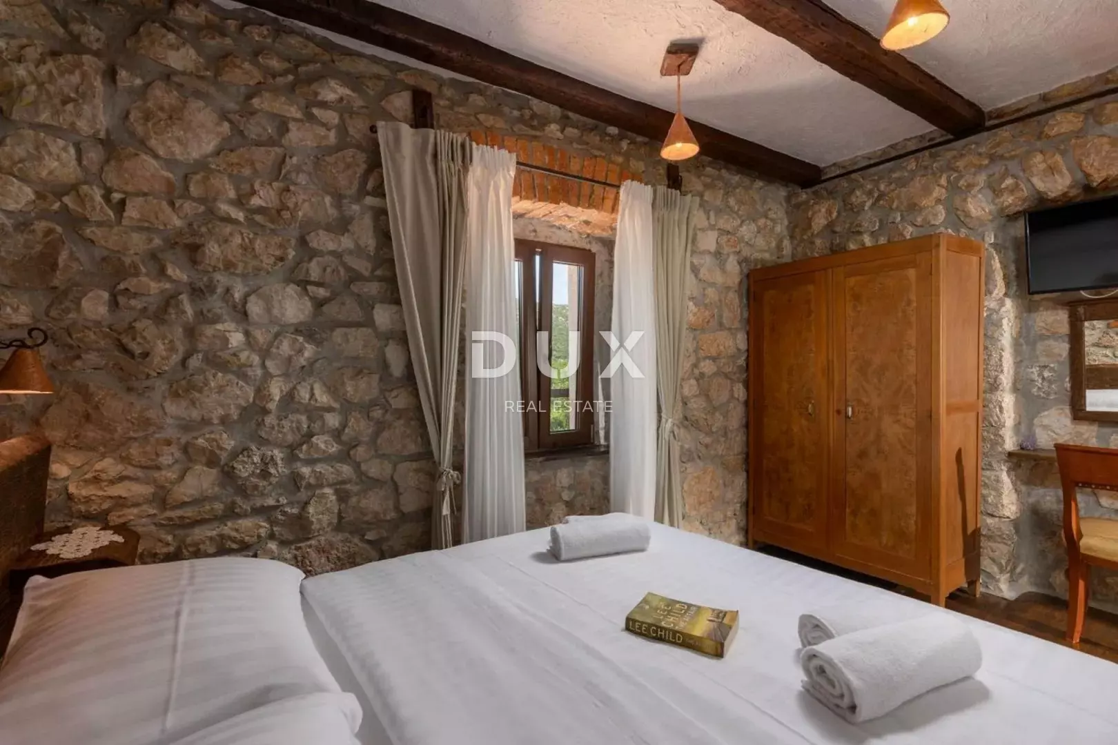 5-bedroom Villa In Drivenik, Croatia (230 M²)