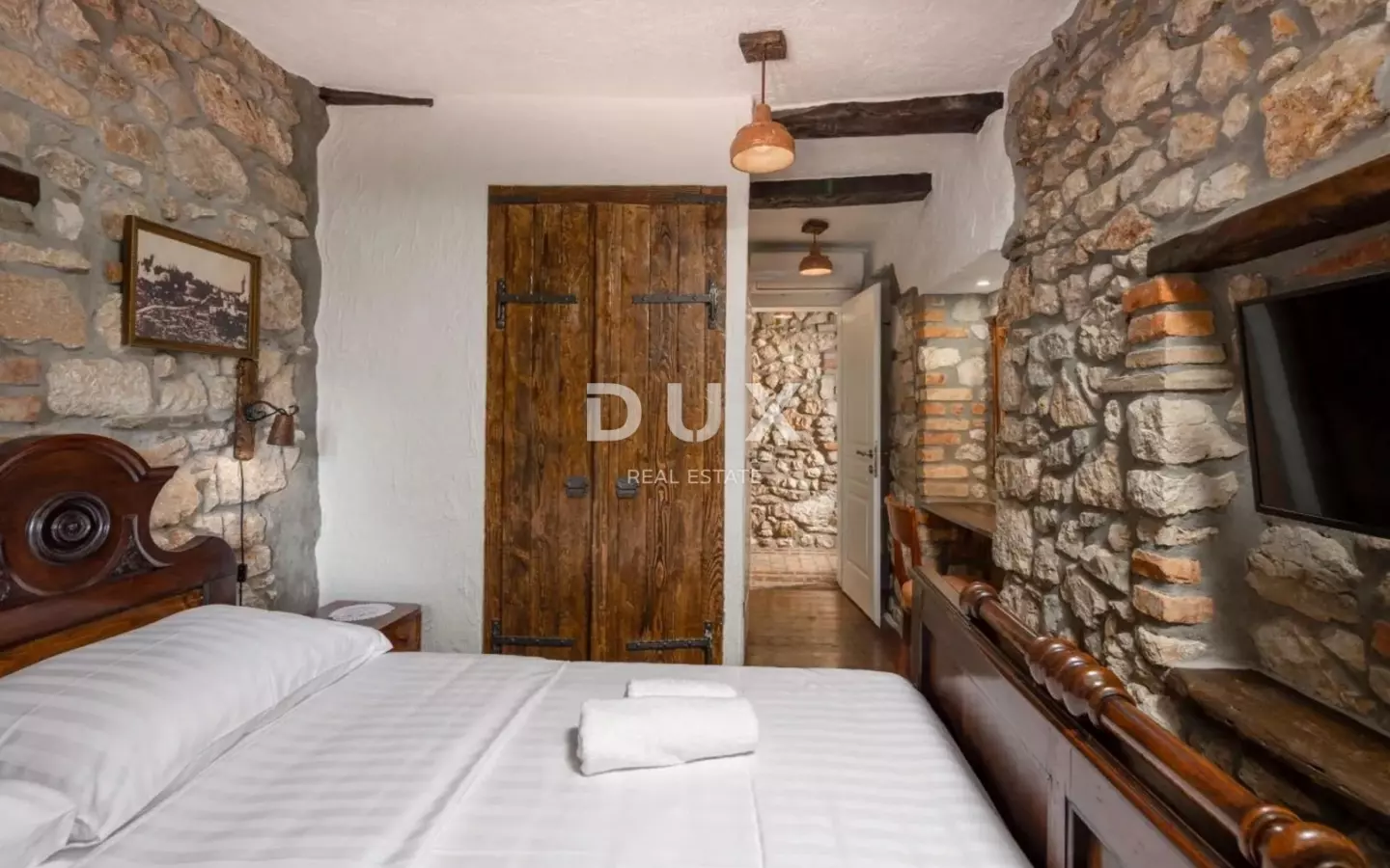 5-bedroom Villa In Drivenik, Croatia (230 M²)
