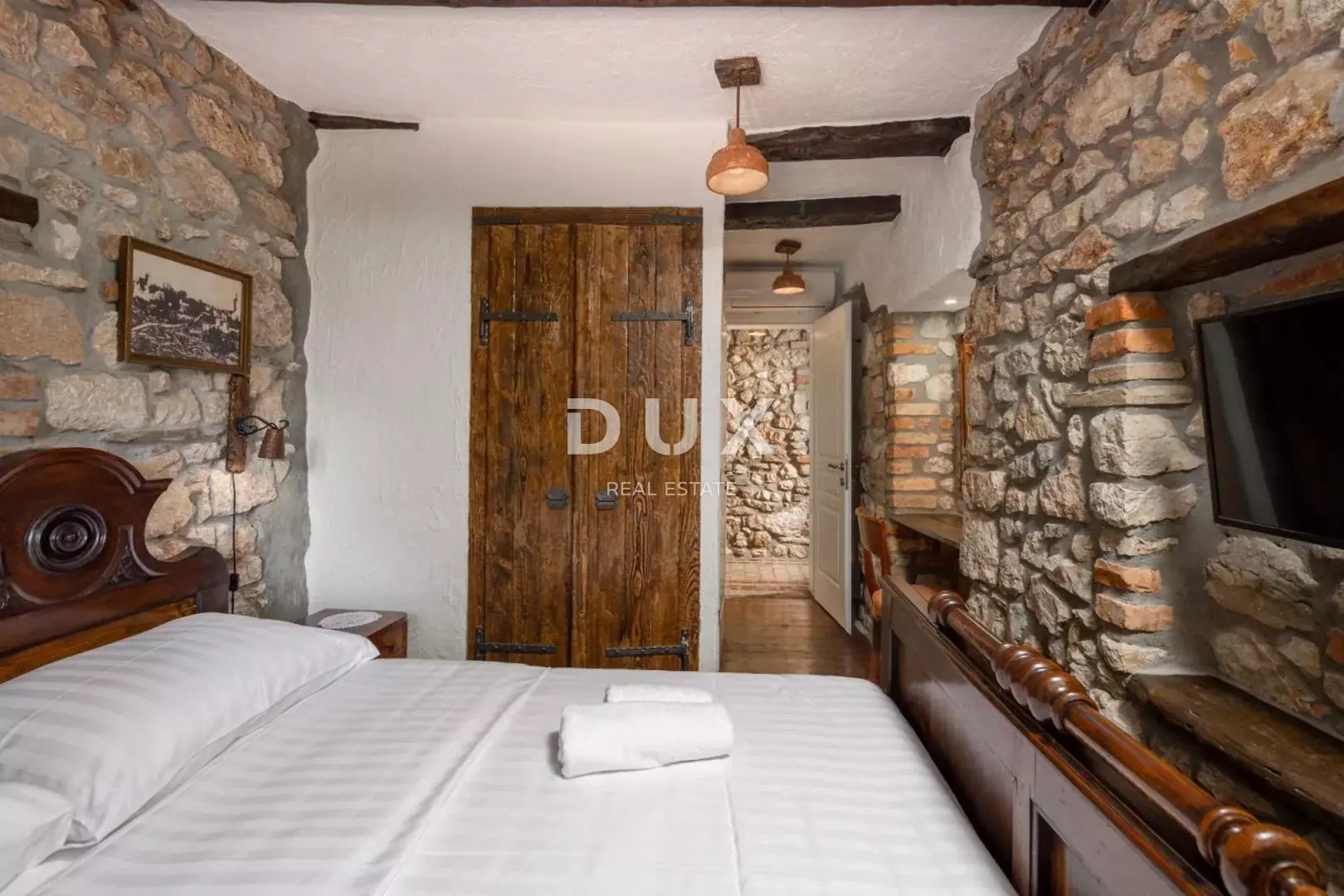 5-bedroom Villa In Drivenik, Croatia (230 M²)