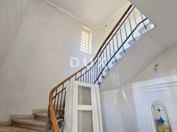 4-bedroom Apartment In Belveder, Croatia (265,54 M²)