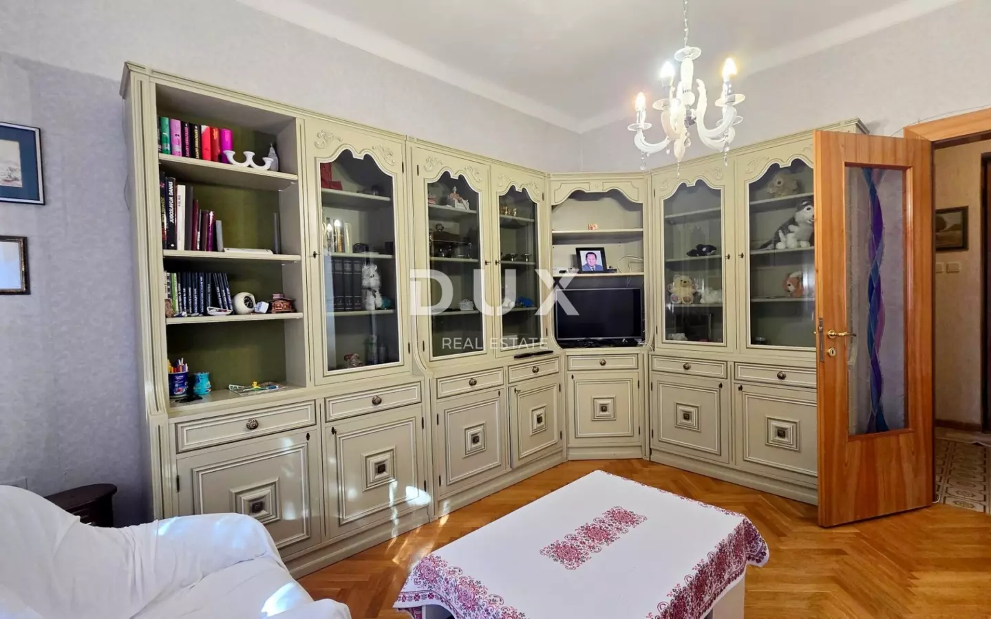 4-bedroom Apartment In Belveder, Croatia (265,54 M²)