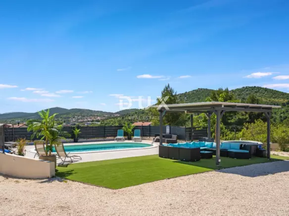 Land In Bilice, Croatia (500 M²)