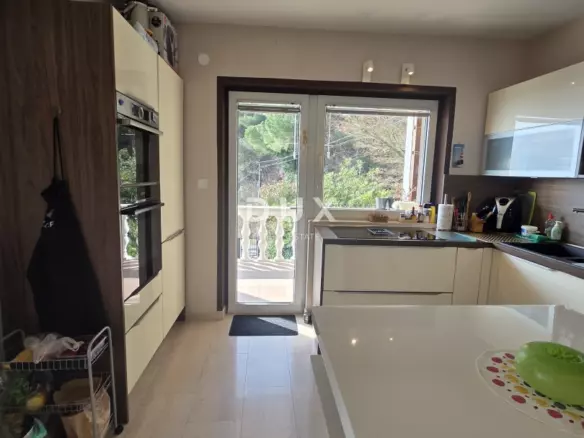 2-bedroom Apartment In Lovran, Croatia (87 M²)