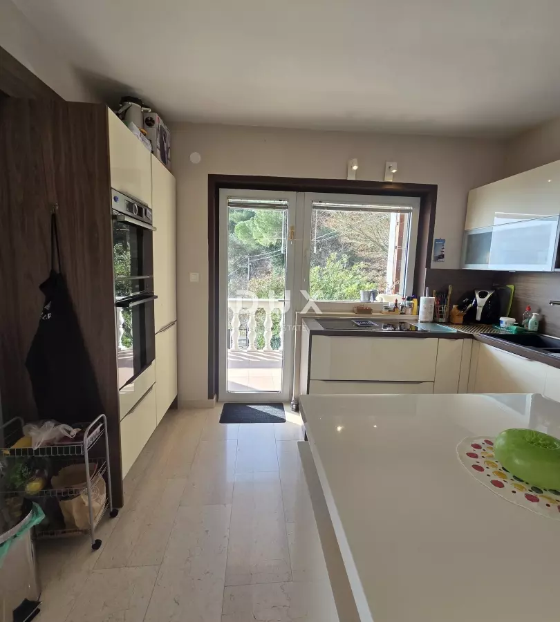 2-bedroom Apartment In Lovran, Croatia (87 M²)