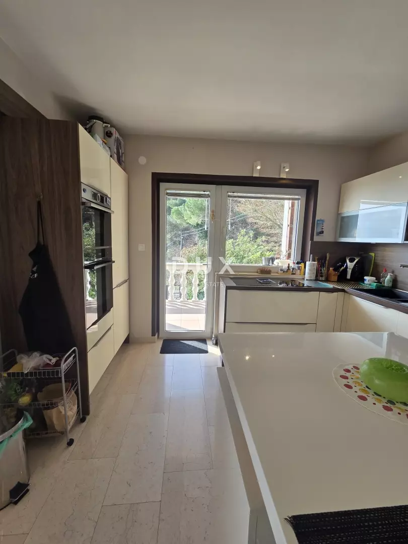 2-bedroom Apartment In Lovran, Croatia (87 M²)