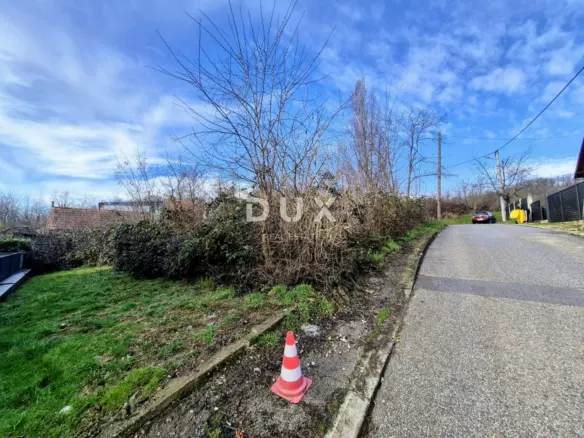 Land In Kustošija, Croatia (583 M²)