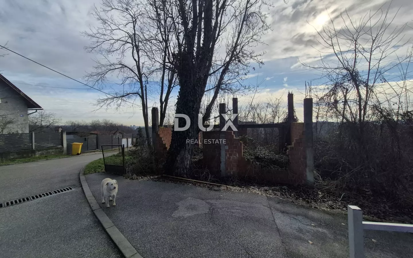 Land In Kustošija, Croatia (583 M²)