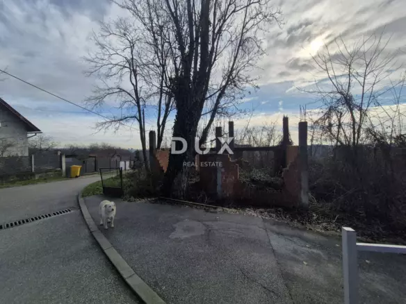 Land In Kustošija, Croatia (583 M²)