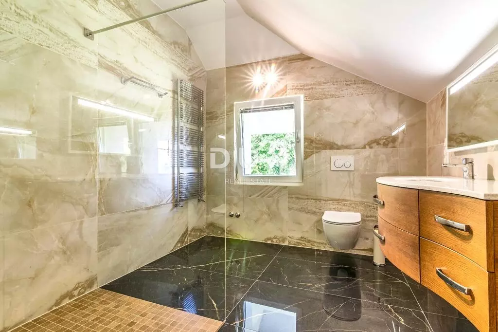 4-bedroom Villa In Šestine, Croatia (310 M²)