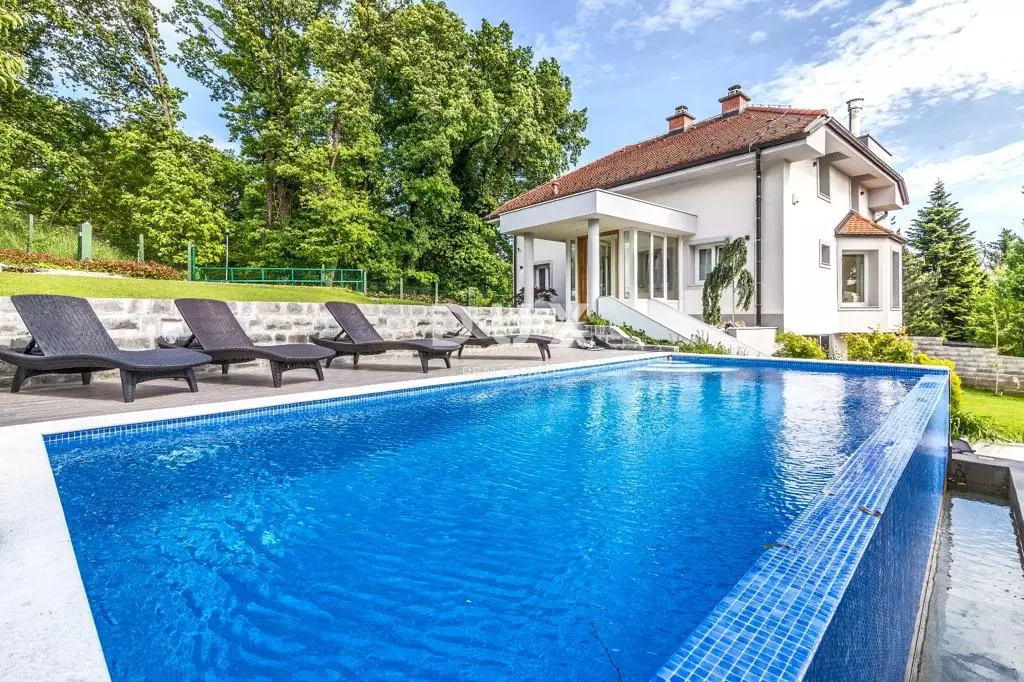 4-bedroom Villa In Šestine, Croatia (310 M²)