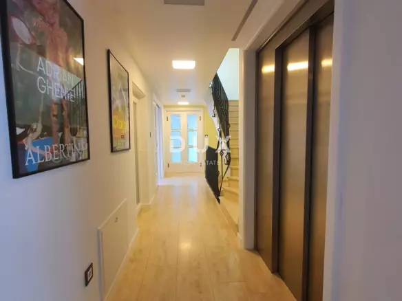 5-bedroom Villa In Remete, Croatia (675 M²)