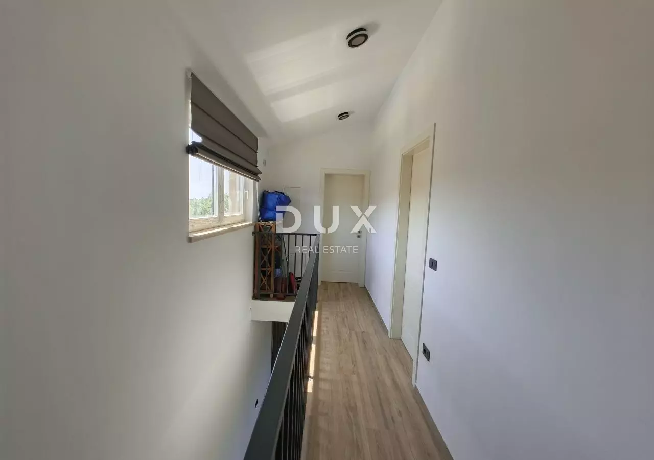 5-bedroom Villa In Kaštelir, Croatia (360 M²)