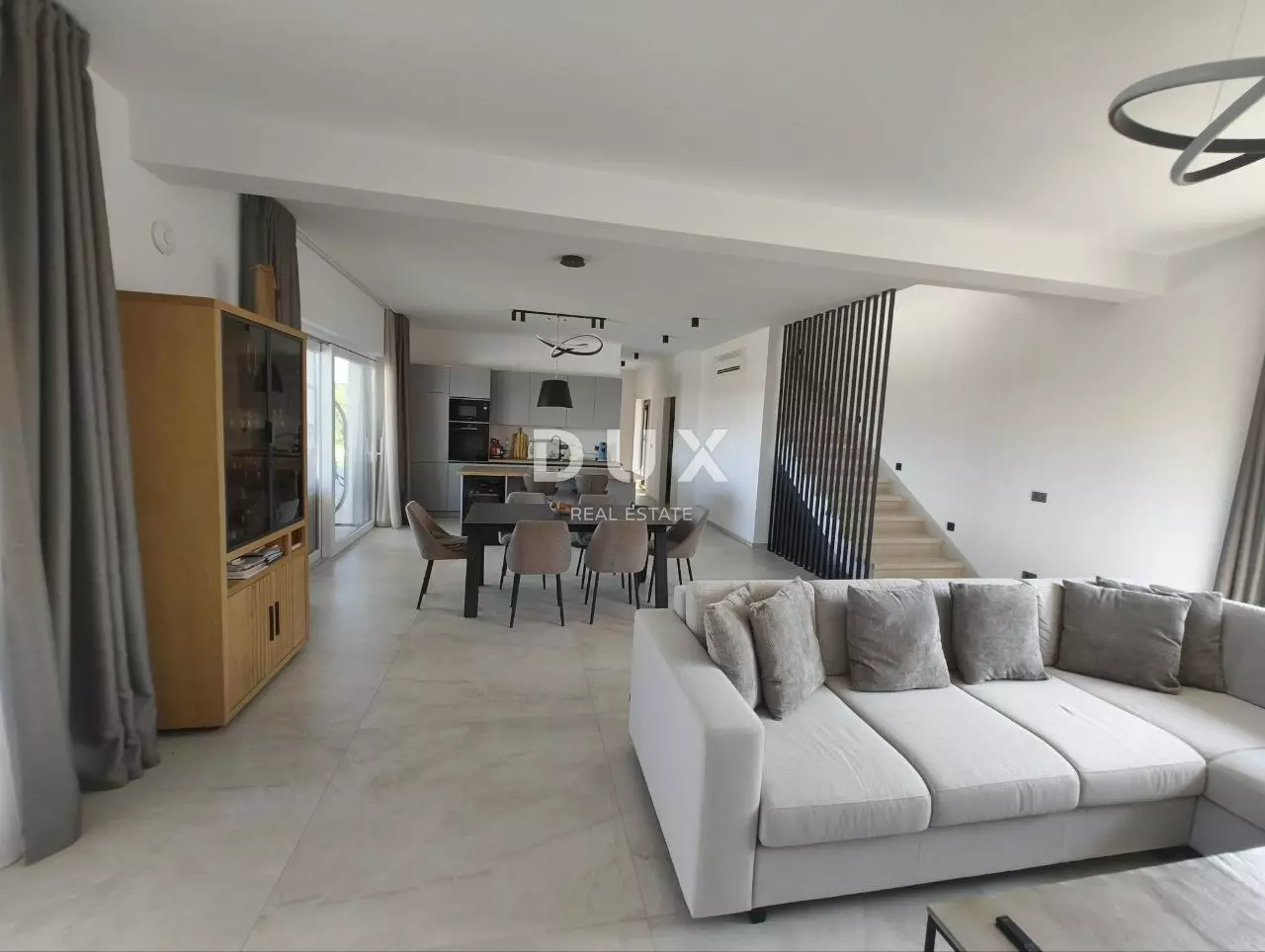 5-bedroom Villa In Kaštelir, Croatia (360 M²)