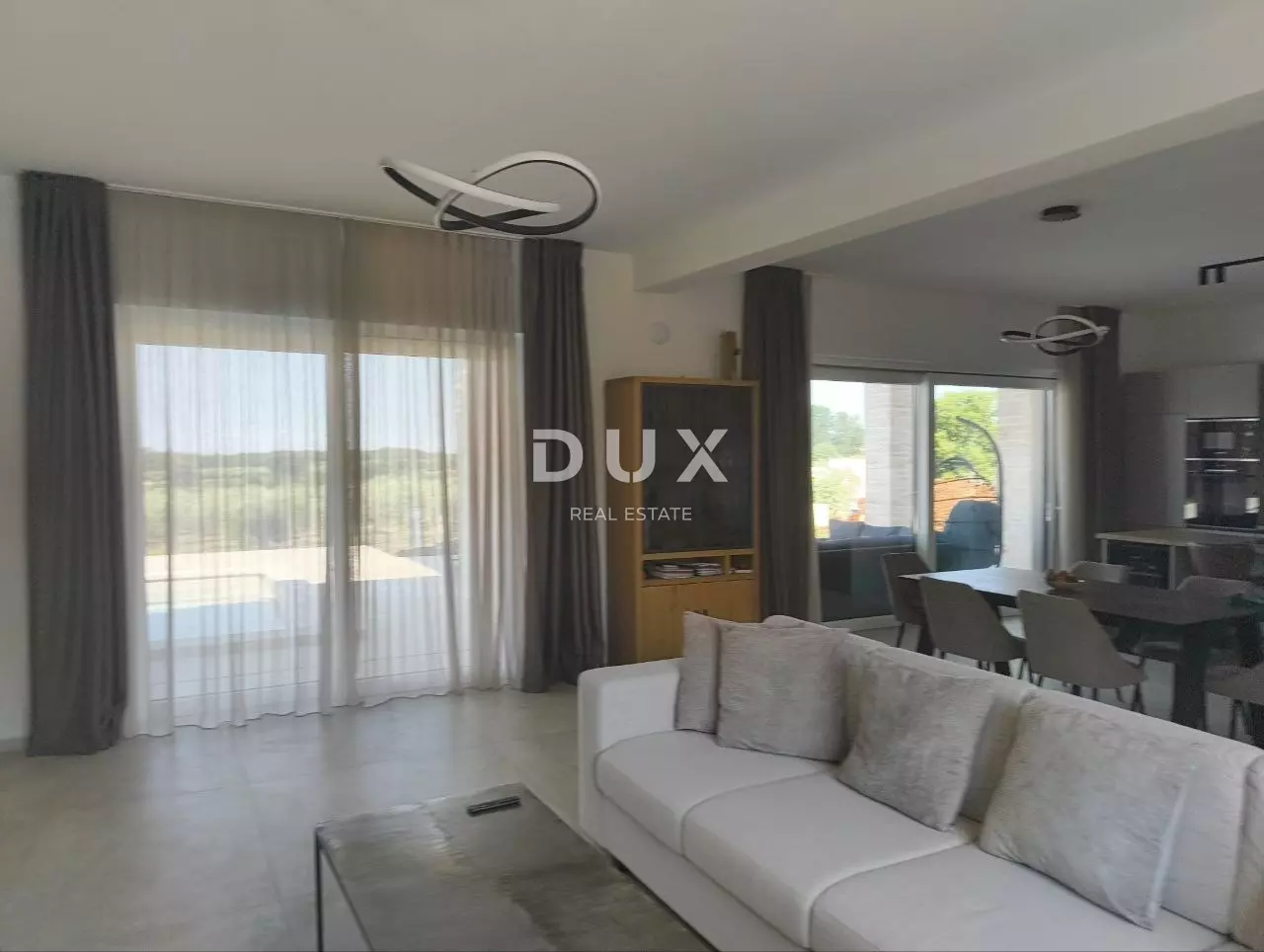 5-bedroom Villa In Kaštelir, Croatia (360 M²)