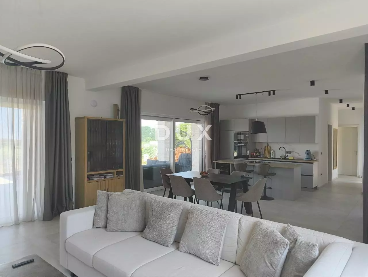 5-bedroom Villa In Kaštelir, Croatia (360 M²)
