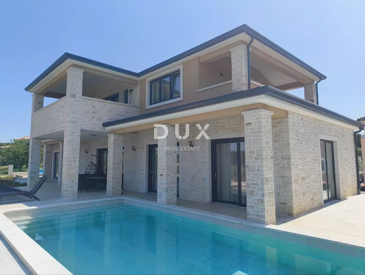 5-bedroom Villa In Kaštelir, Croatia (360 M²)