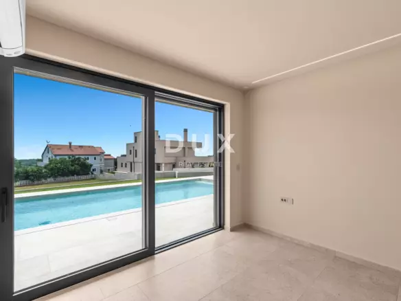 4-bedroom Detached House In Poreč, Croatia (251 M²)