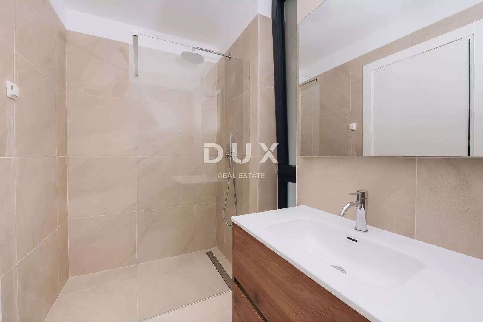 1788045846_croatia-istria-real-estate-for-sale-58-6c7736 3-bedroom Apartment In Novigrad, Croatia (138,46 M²)