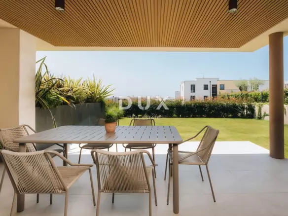 3-bedroom Apartment In Novigrad, Croatia (138,46 M²)