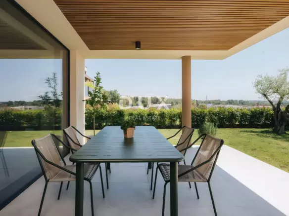 2-bedroom Apartment In Novigrad, Croatia (115,93 M²)