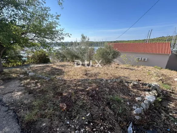 Land In Mandalina