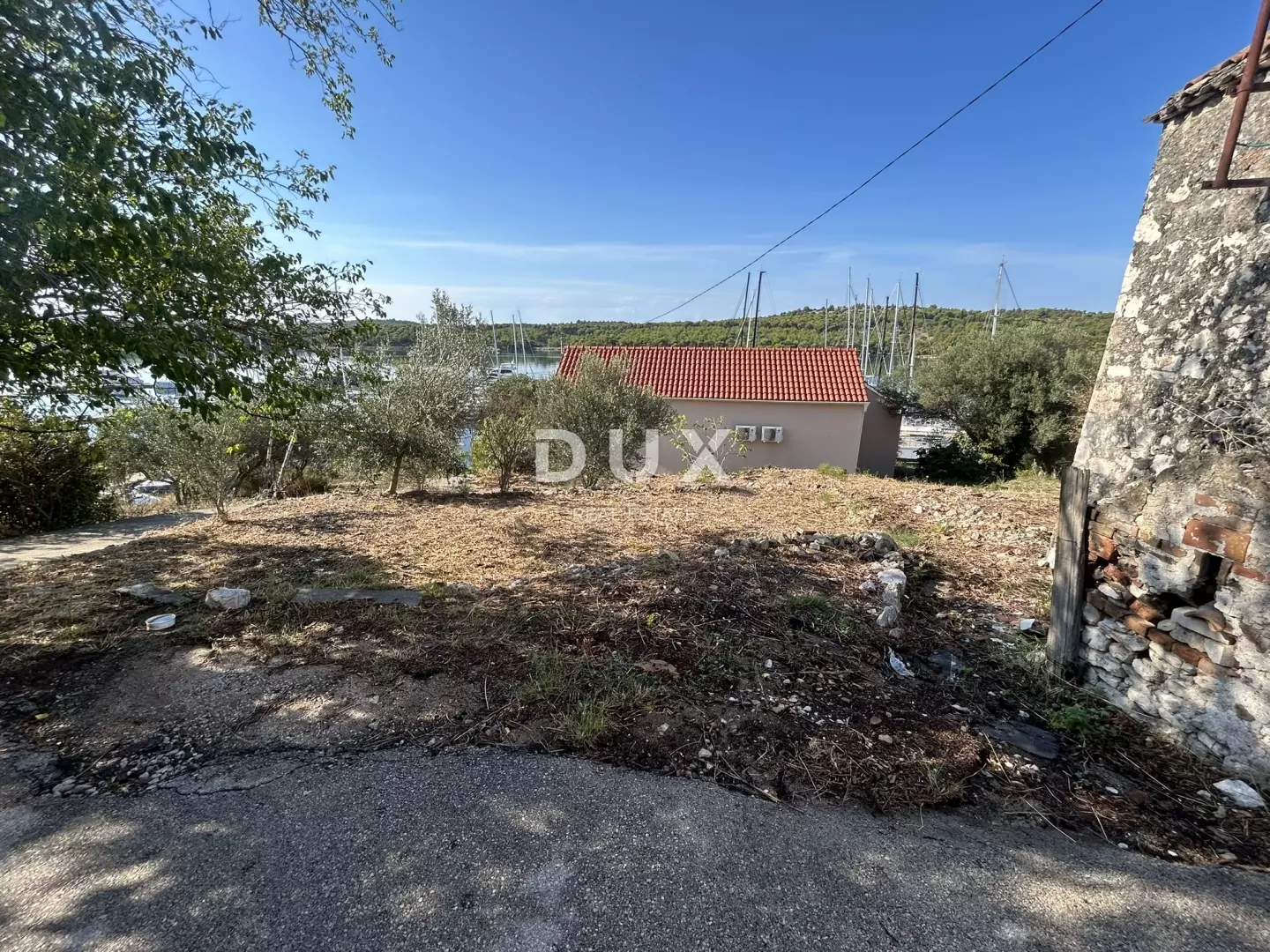 Land In Mandalina