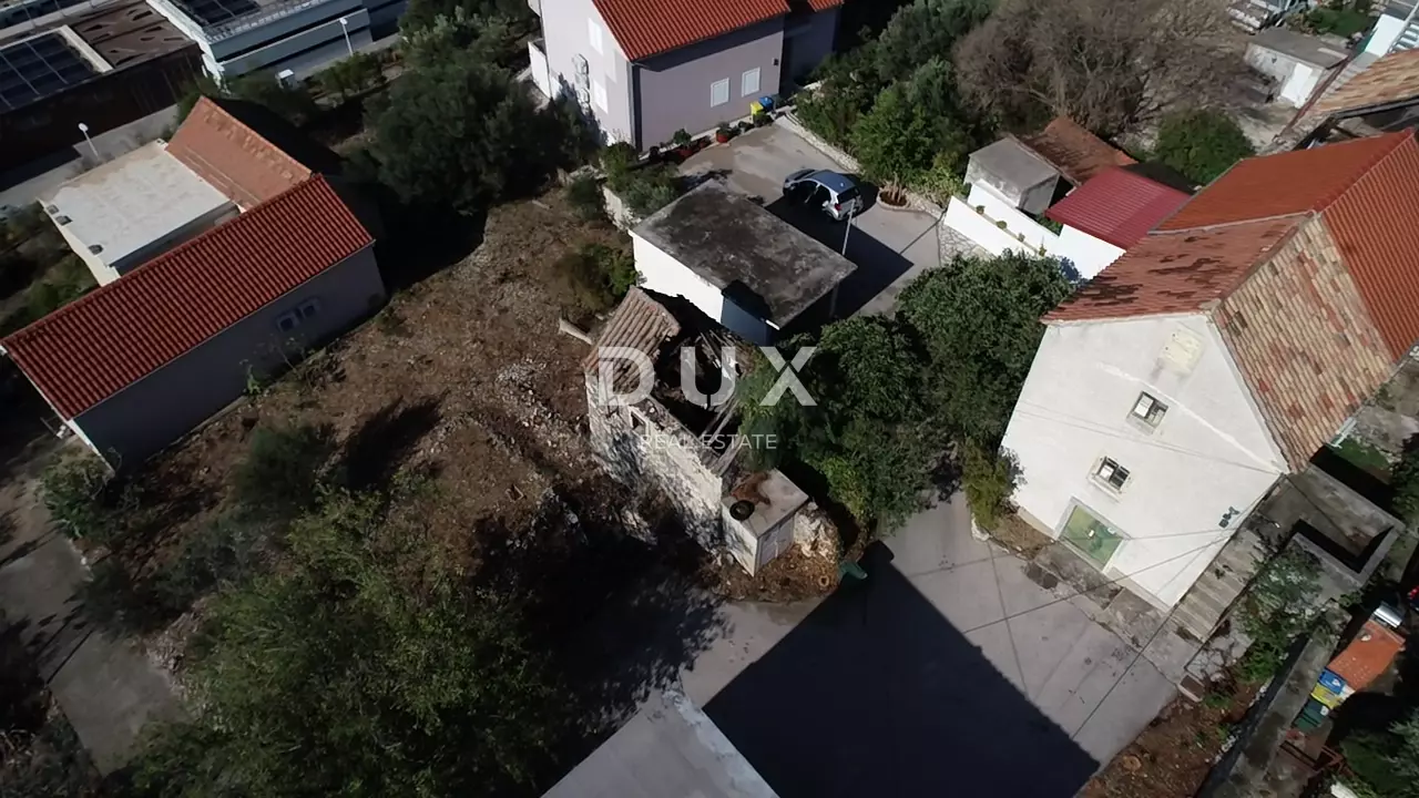 Land In Mandalina