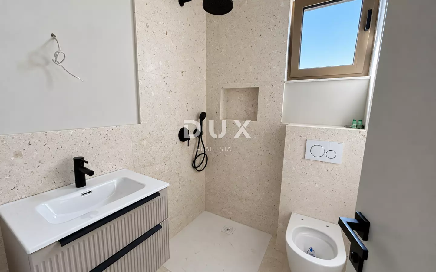 3-bedroom Apartment In Tribunj, Croatia (100,51 M²)