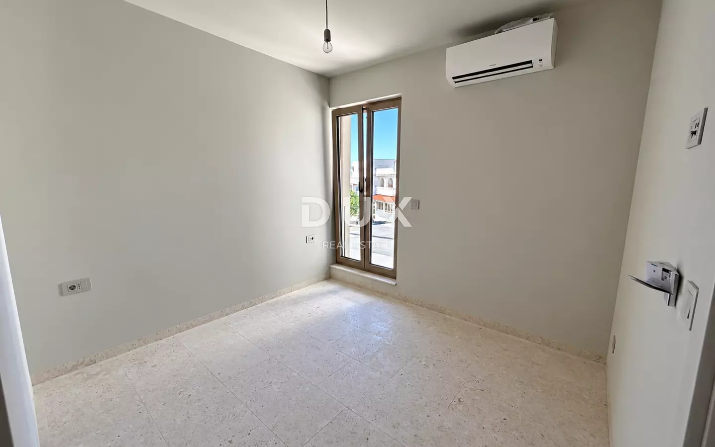 3-bedroom Apartment In Tribunj, Croatia (100,51 M²)