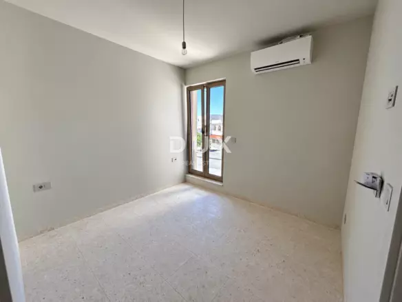 3-bedroom Apartment In Tribunj, Croatia (100,51 M²)