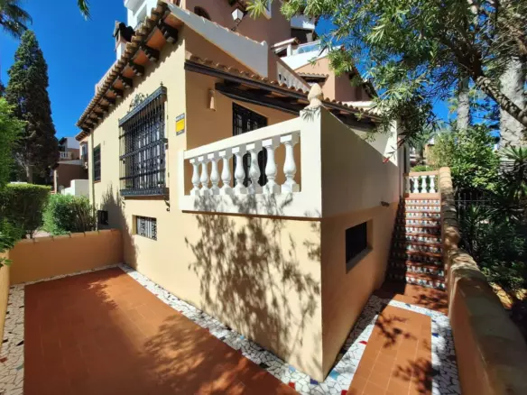 2-bedroom Apartment In Torrevieja, Spain (160 M²)