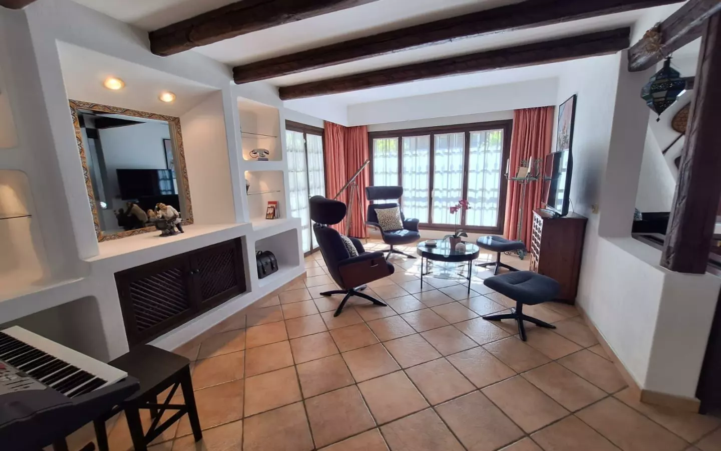 2-bedroom Apartment In Torrevieja, Spain (160 M²)